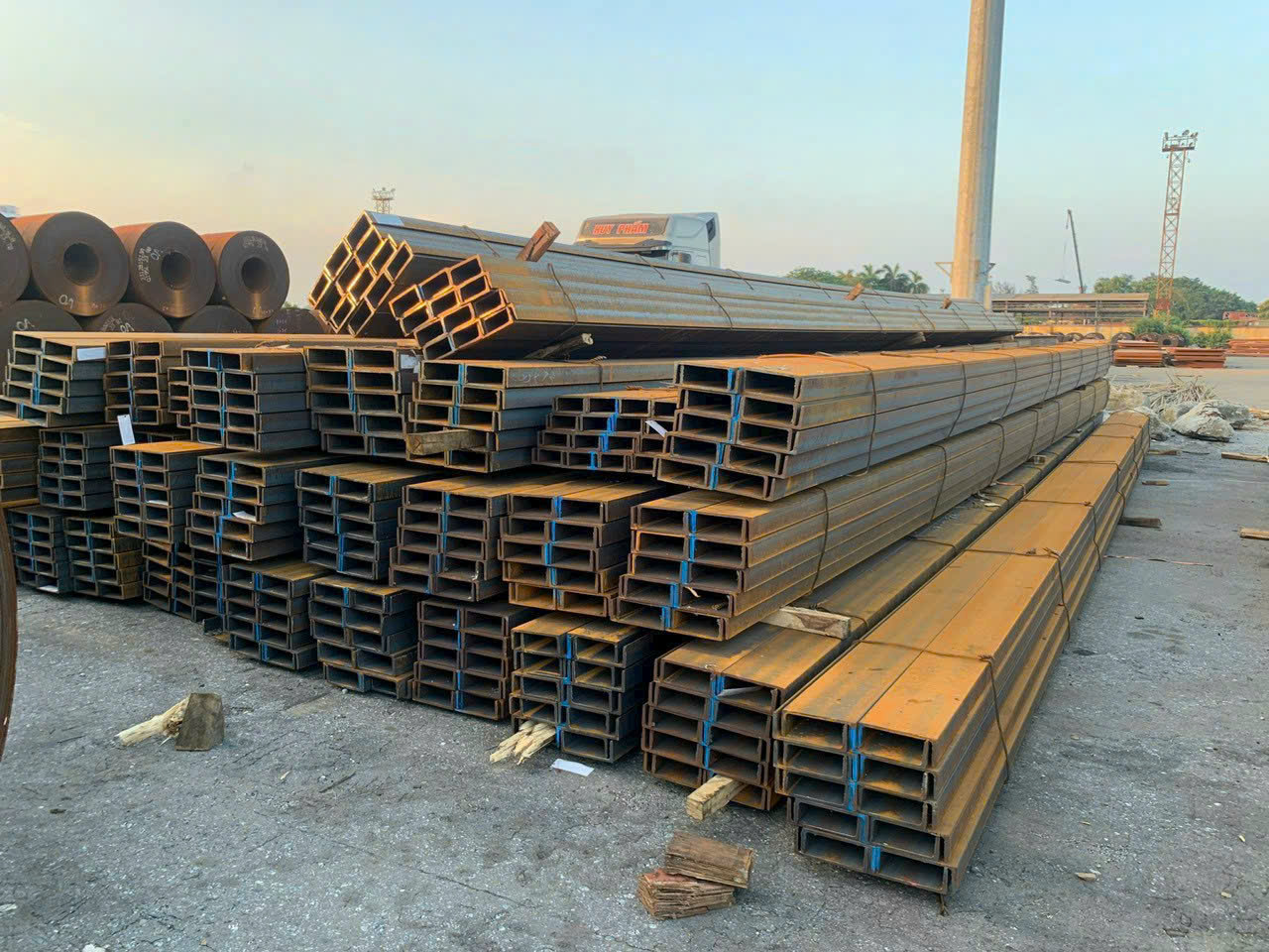 cho thu&ecirc; cừ C-U-Larsen tại Bến Tre