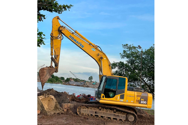 cho thuê máy xúc quảng ninh