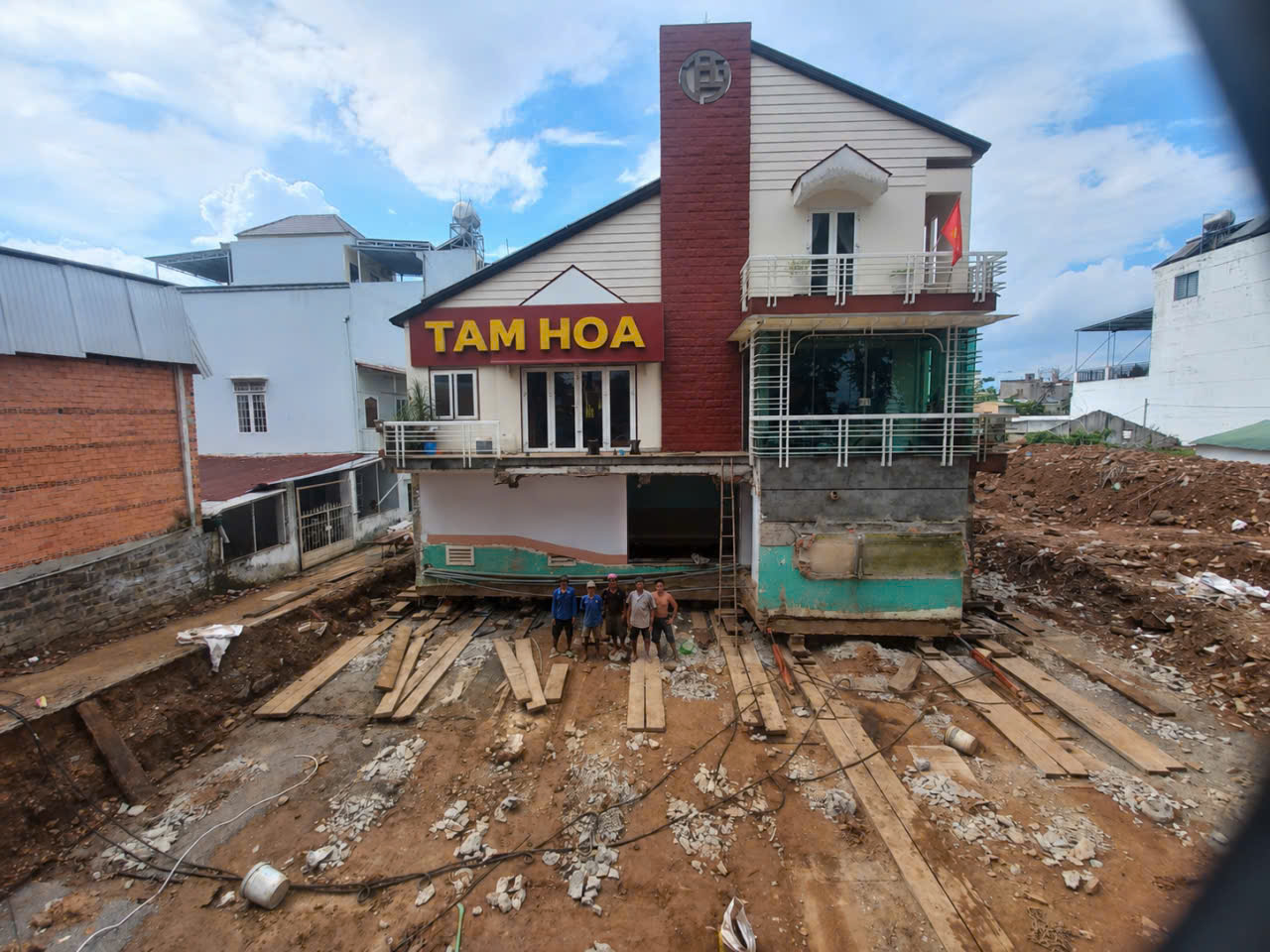 thần đ&egrave;n di dời nh&agrave; tại thanh h&oacute;a