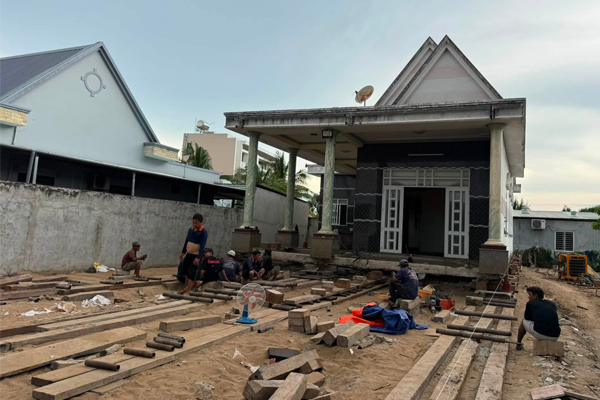 Thần đèn di dời nhà Bình Định