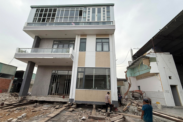 Thần đèn di dời nhà Hà Tĩnh