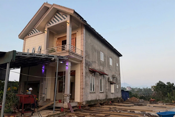Thần đèn di dời nhà Lào Cai