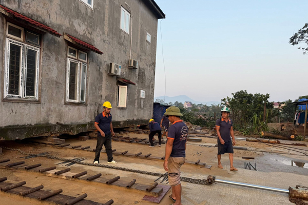 Thần đèn di dời nhà Ninh Bình